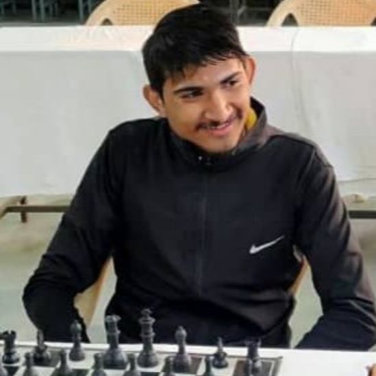 Chess online, Training makes Champions